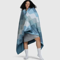 Wave Print Cooling Blanket